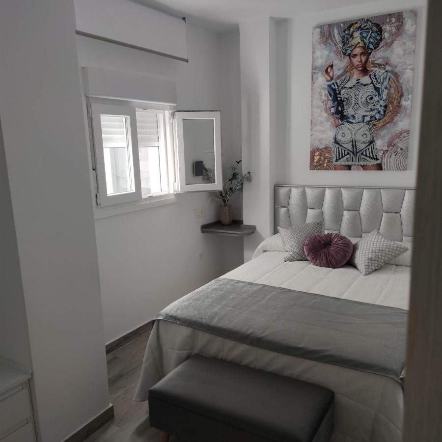 Apartamentos Sol Y Luna Conil コニル・デ・ラ・フロンテラ エクステリア 写真
